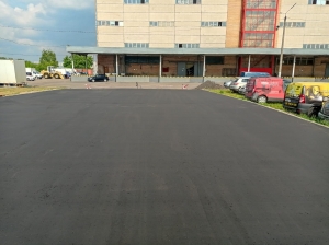 Фотографии новой зоны для парковки автотранспорта на складском комплексе Рябиновая 65
